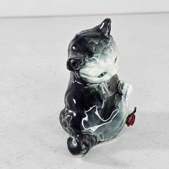 Sitting Miniature Goebel Cat Figurine with Lady Bug Green Eyed Gray Tabby - Picture 7 of 11